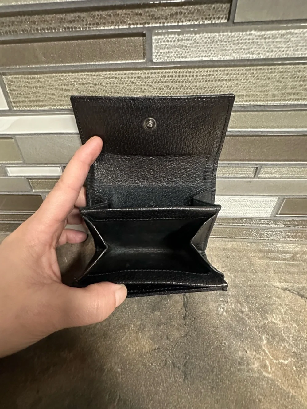 Gucci Black GG monogram canvas card holder - Picture 4 of 6